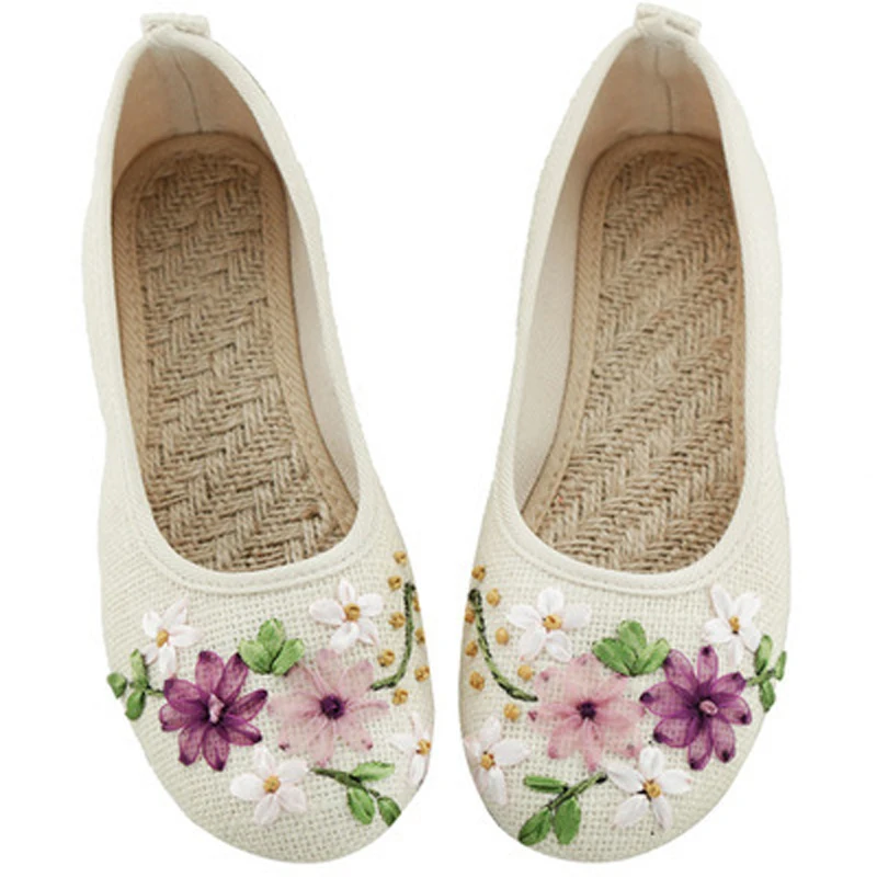 

Spring Embroidery Women Flats Flower Slip On Hemp Comfortable Old Peking Ballerina Shoes Sapato Feminino Big Size 35-42 Z607