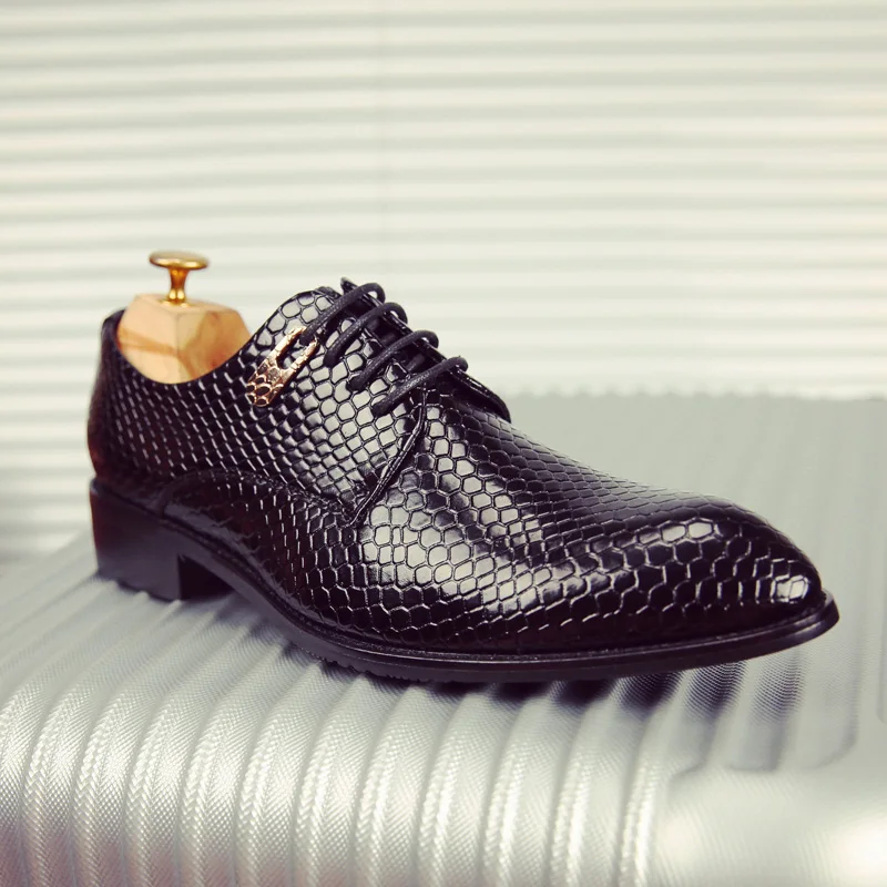 Мужская обувь коллекция 2016 года с заклепками Роскошные брендовые мокасины