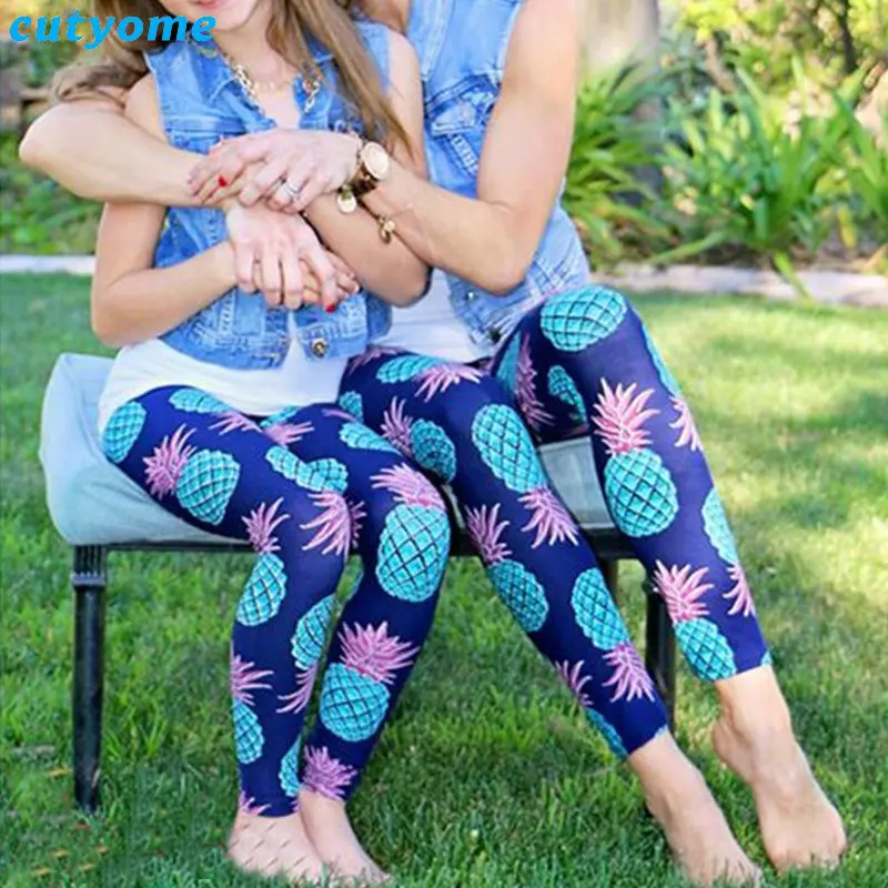 mom and daughter matching leggings