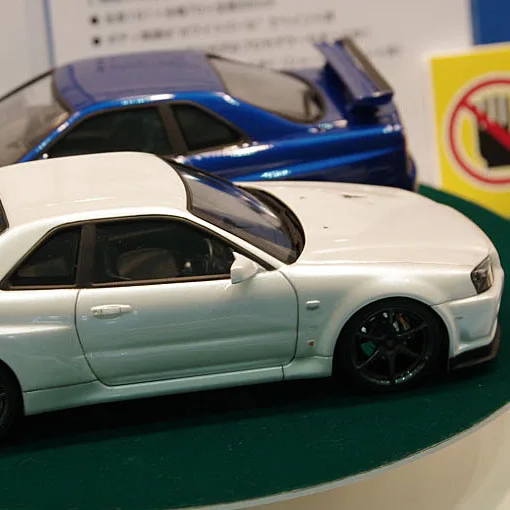 1/24 в собранном виде Модель NISSAN R34 GT-R00860