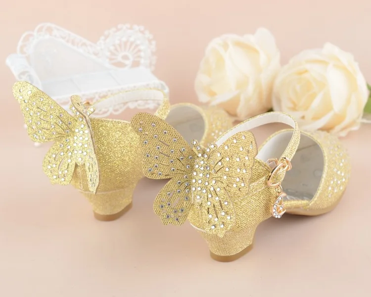 Модные сандалии на высоком каблуке для девочек; Детские стразы; блестящая Танцевальная обувь принцессы с бабочкой; 3 цвета