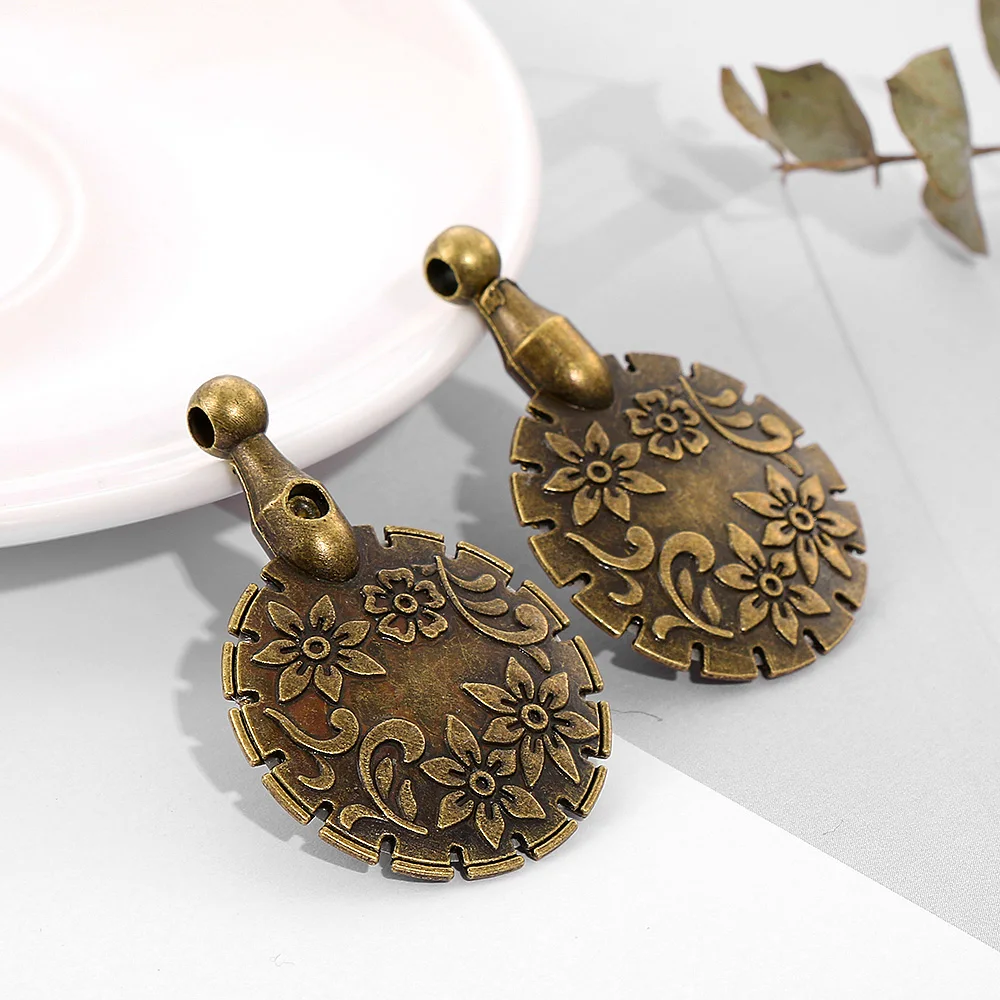 

1Pcs Retro Pendant Broken Rope Cut Slice Thread Cutter Disconnector Take-up Wire cutter Cross stitch Tools DIY Sewing Tools