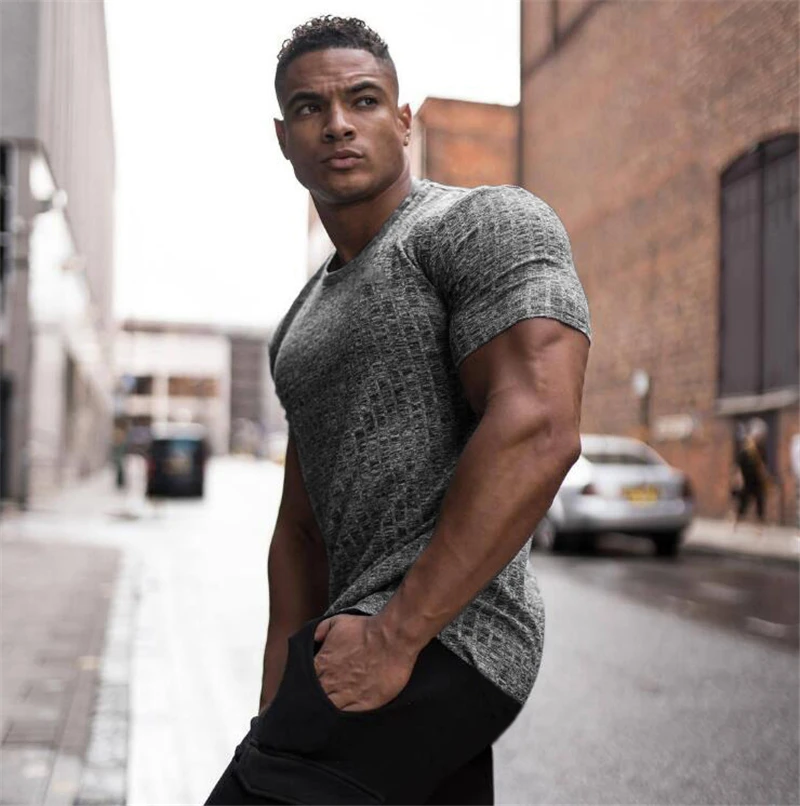 Мужская футболка для фитнеса Muscleguys тонкая повседневная трикотажная с круглым