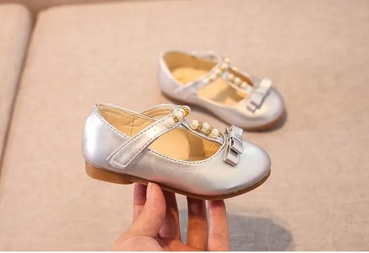 Популярная детская обувь для девочек с жемчужными бусинами, модельные детские туфли для девочек, обувь принцессы, модная детская обувь на