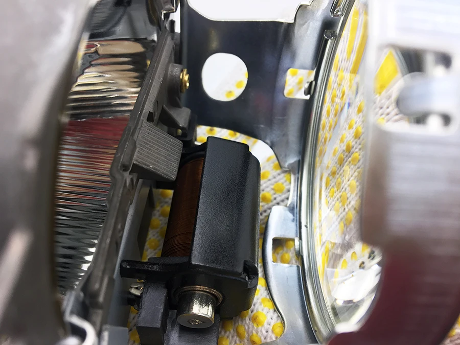 TAOCHIS автомобильный Стайлинг Переходная рамка адаптер Hella R объектив проектора модифицированный кронштейн для TOYOTA AVENSIS II 2003-2007