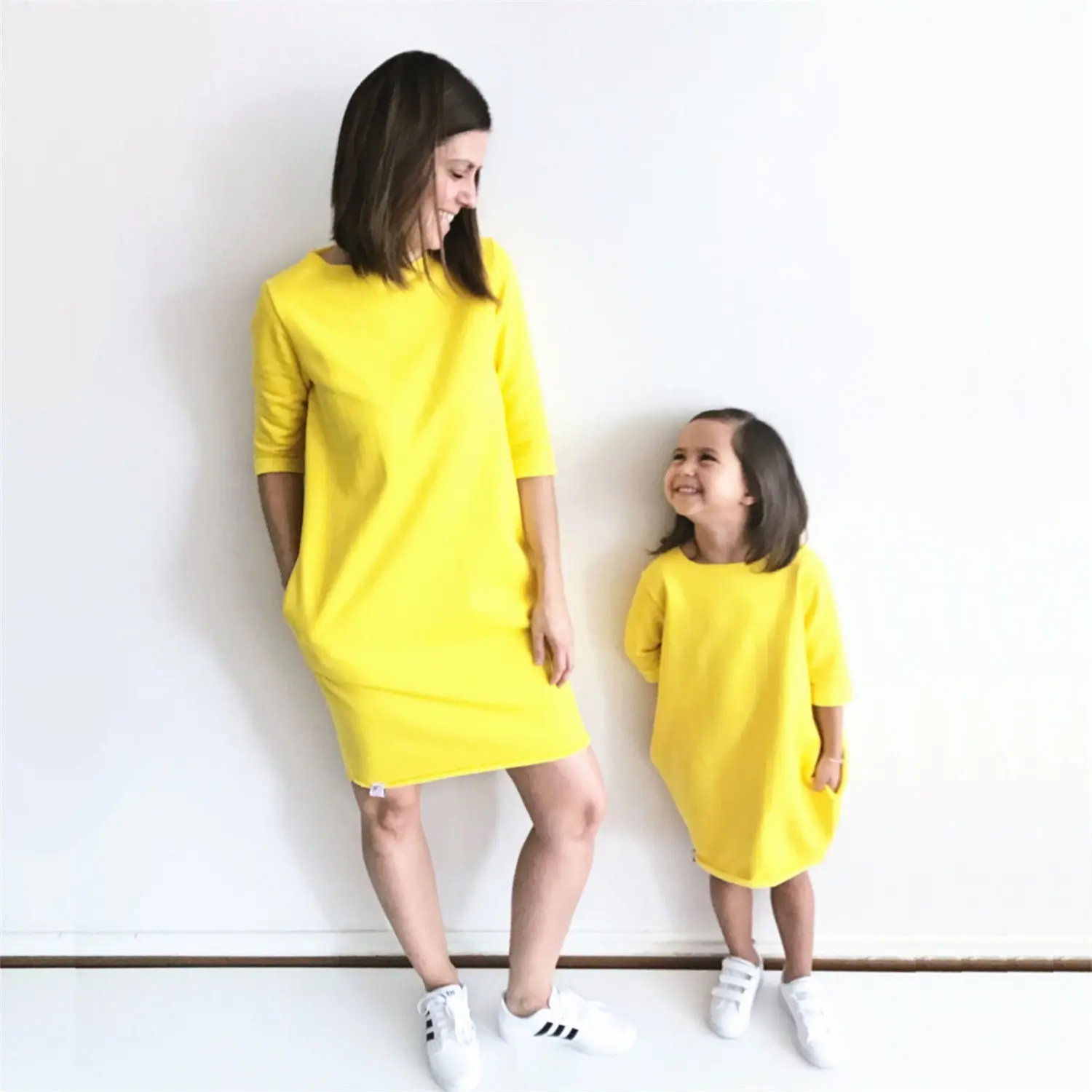 Модные яркие одинаковые платья для мамы и дочки Летнее платье одежда наряд для девочек - Цвет: kids