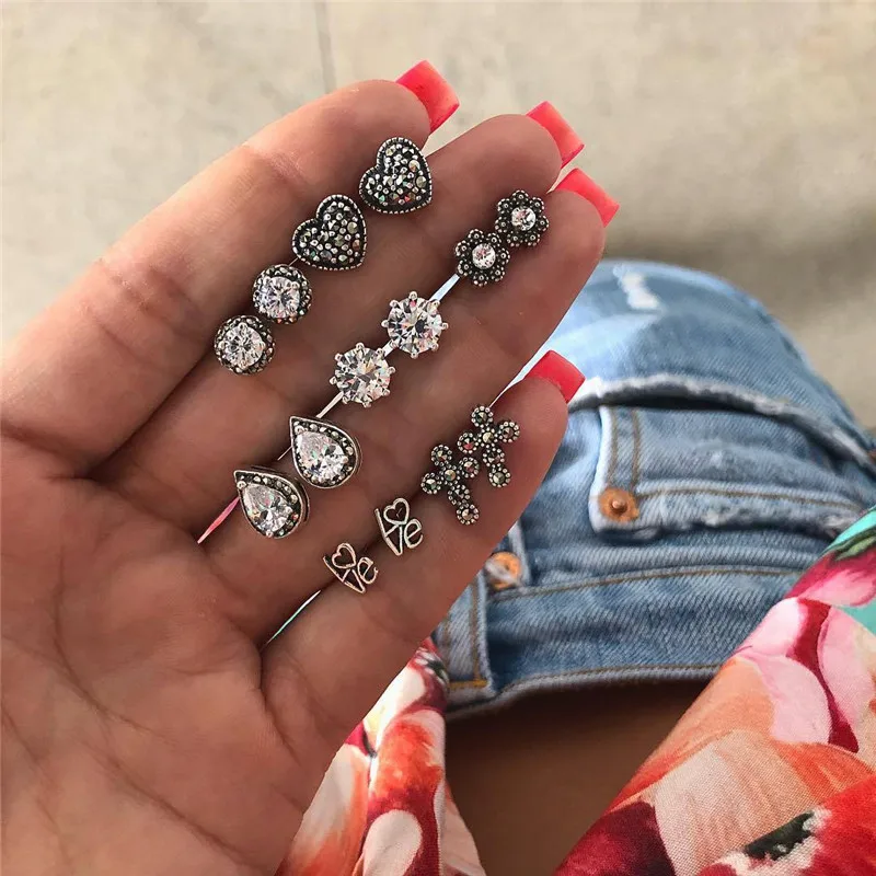 

GIVVLLRY 7 pairs Geometric Crystal Stud Earrings Fashion Jewelry Antique Silver Carved Heart Cross Tiny Stud Earrings for Women