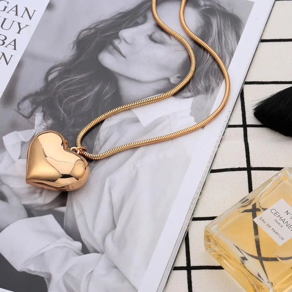 

Intital Korean Style Women Cute Big Love Heart Necklace Long Chain Gold Silver Pendant Necklace Statement Metal moda mujer 2019