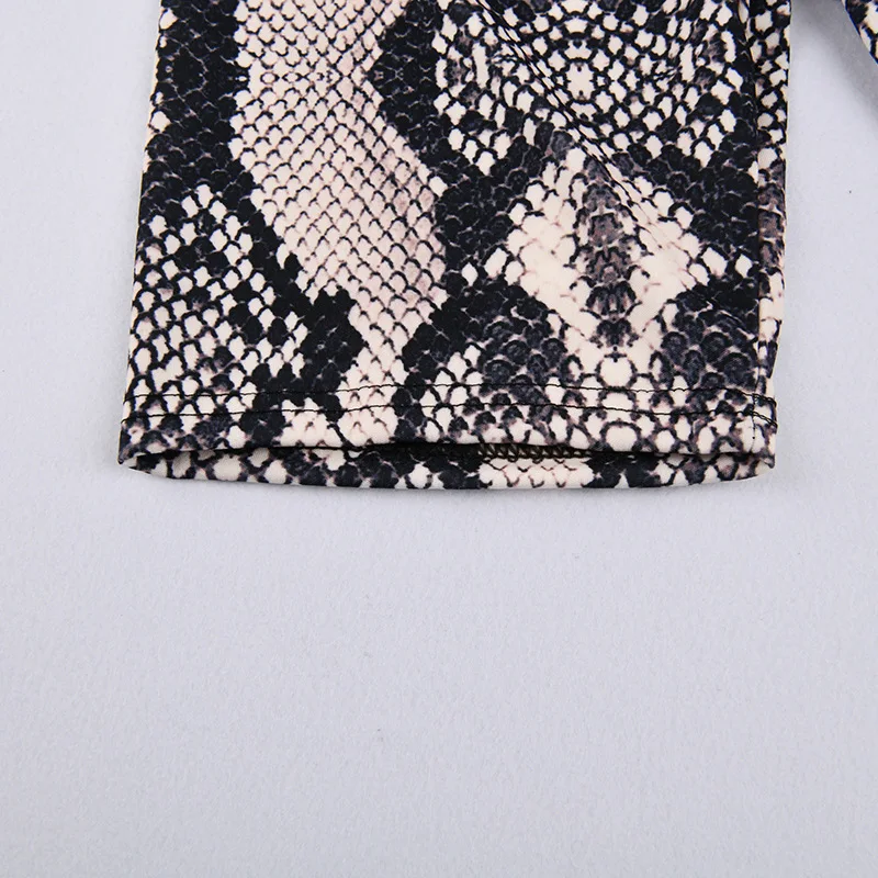 Для женщин мода змея печати укороченный футболка и шорты комплект из 2 частей элегантные узкие шорты в повседневном стиле Высокая талия
