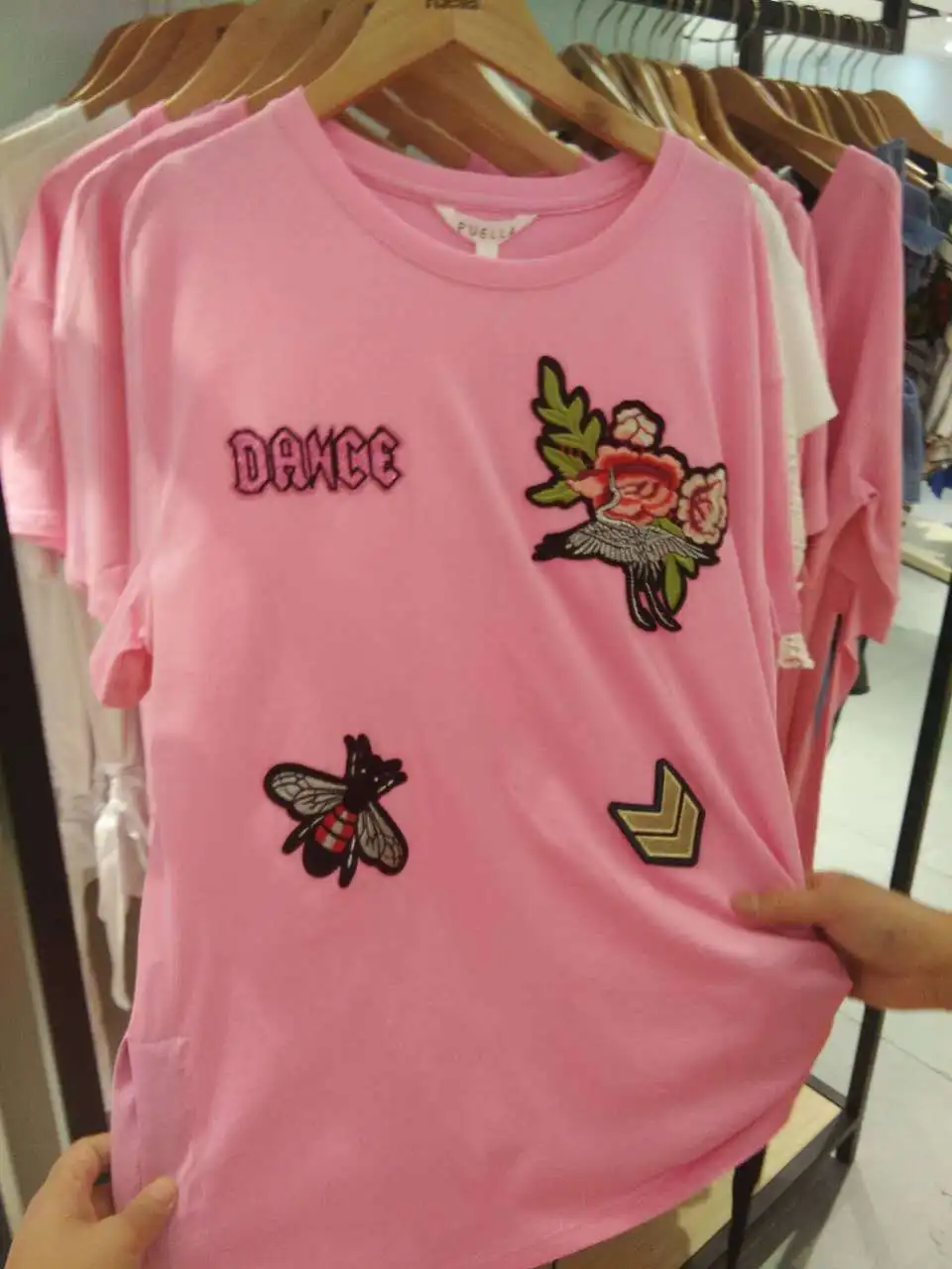 4387484607_1317720452