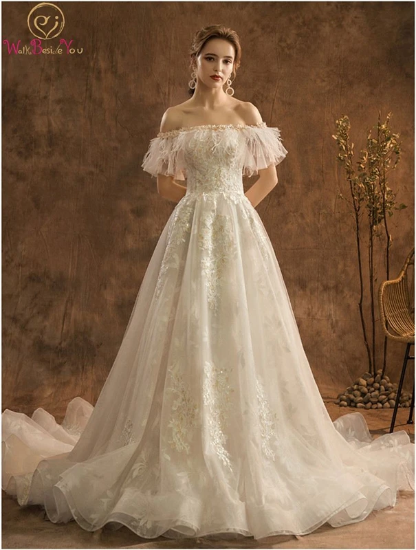 

Light Champagne Wedding Dress 2019 New Luxury Elegant Lace-up Boat Neck Tulle Off Shoulder Court Train A-line Appliques Beading