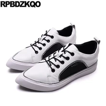 Настоящая кожа повседневная воздухопроницаемый черное и белое Остроконечные Дизайнерская обувь женская роскошь металл плоские зашнуровать Muffin меш красивая отправка капель последние Мода весенняя осень