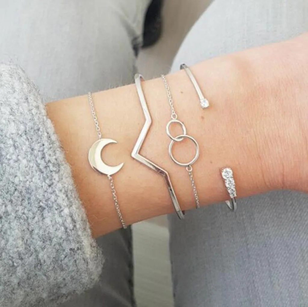 

Simple Natural Bracelet Moon V Size Anillos Open Bracelet 4 Piece Set Jewelry Ornaments Precious Wristband Princess Bracelets