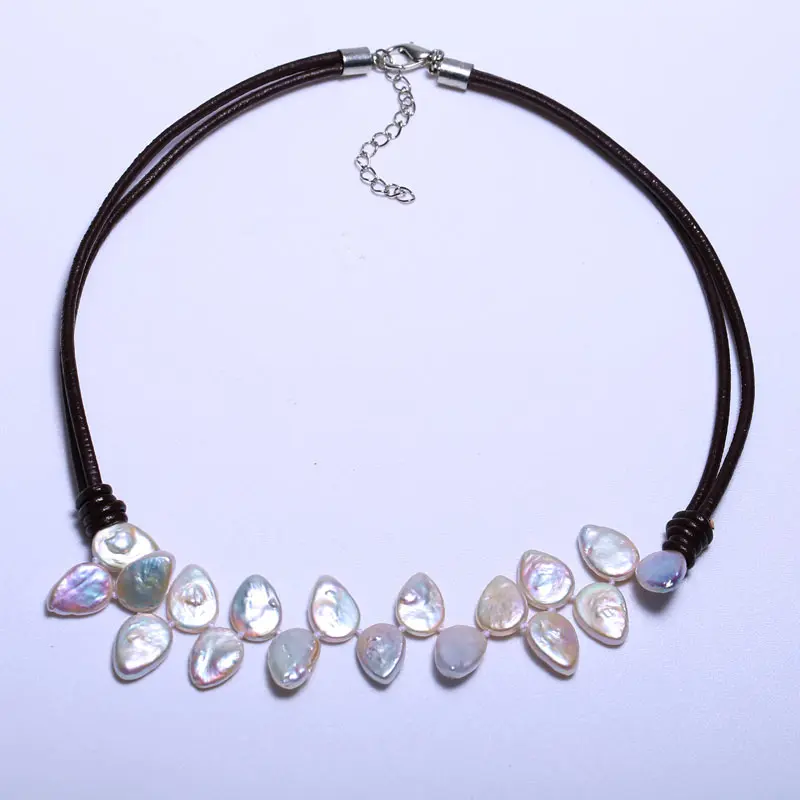 

Petals Pearl Necklace Thick Leather Cord The Front-end to Grow by 15 cm