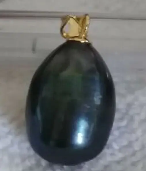 

huge natural tahitian black pearl pendant