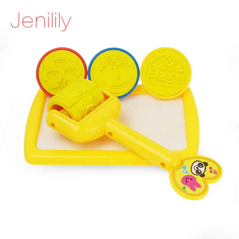 

5pcs/Set Non Toxic Magic Water Drawing Board Stamp Doodle Play Tool Water Drawing Toy Kid Education Toys for Children