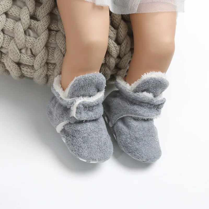 Унисекс для новорожденных Cozie из искусственного флиса Bootie зимняя теплая детская кроватка для новорожденных обувь классический напольный мальчиков M