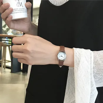 

Simple Retro Style Women Quartz Wristwatches Ulta Thin Small Dial Female Leisure Watch Leather Slim Ladies Vintage Watches Hours