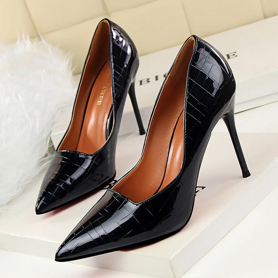 vert En À noir Métal Et rose argent Chaussures Grain Profonde Clair multi Femmes Peu Discothèque Bouche Beige Hauts Miroir or Talons Sexy De Beige Minces Minceur Pointu Pierre Rétro Simples noir wqE84pw