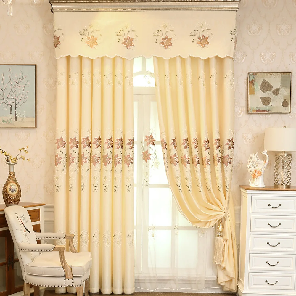 Yellow Dining Room Curtains : Yellow dining room with classic English styling and a hint ... / Choosing curtains and drapes for the dining room.
