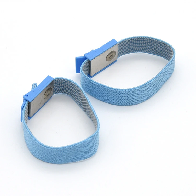 3665675600_279567083