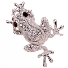 Cute Silver Color Frog Shape Carve Shining Rhinestone Decor Brooch Women Man Kid Hijab Scarf Broches Coat Sweater Clip spille