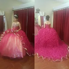 Balo elbisesi Quinceanera elbiseler kızlar tatlı 16 parti törenlerinde boncuklu kabarık tren altın kenar 2020 Vestidos De 15 Anos balo kıyafetleri