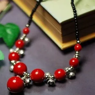 

Original Chinese Southern Charming Fashion Silver Tibetan-red-flower Hanging Glossy Red Coral Beads Necklace Ethnic Jewelry