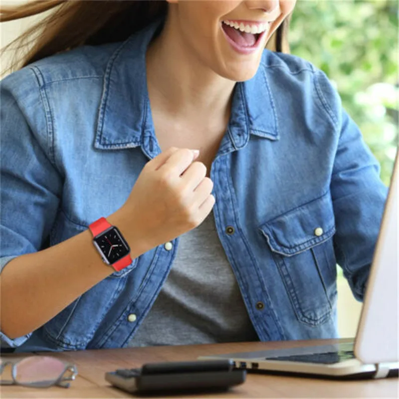 Мягкий силиконовый ремешок для часов Apple Watch 4/3/2/1 спортивный браслет correa iWatch 44/40 мм