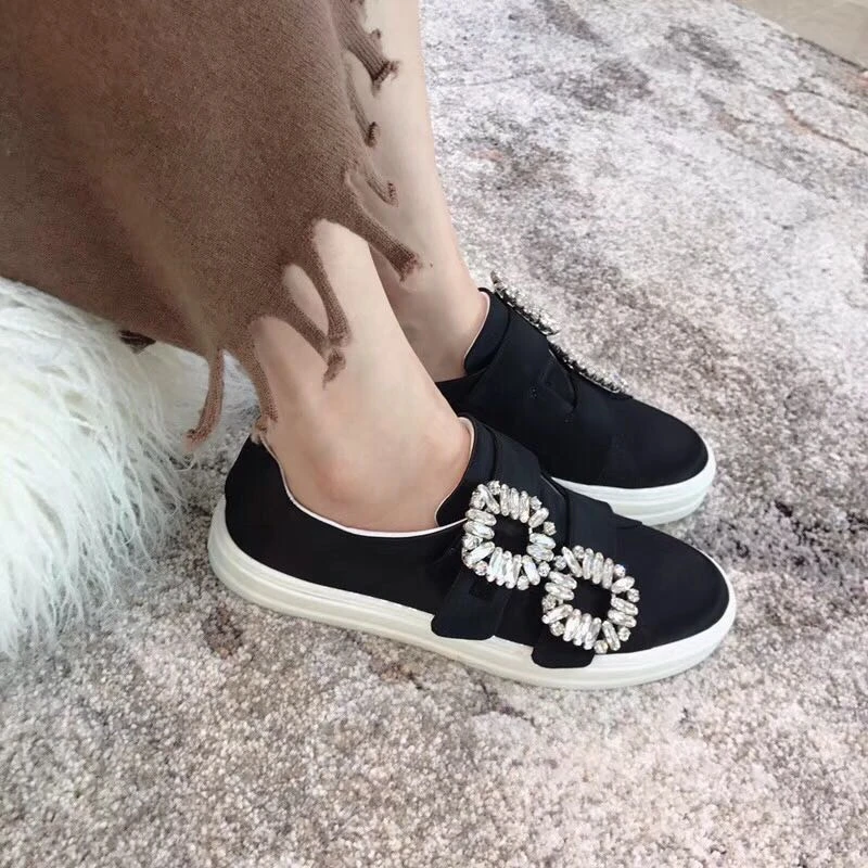 

Hanbaidi Luxury Rhinestone Women Loafers New Silk Slip On Round Toe Outdoor Flats Runway Style Women Casual Shoes zapatos mujer