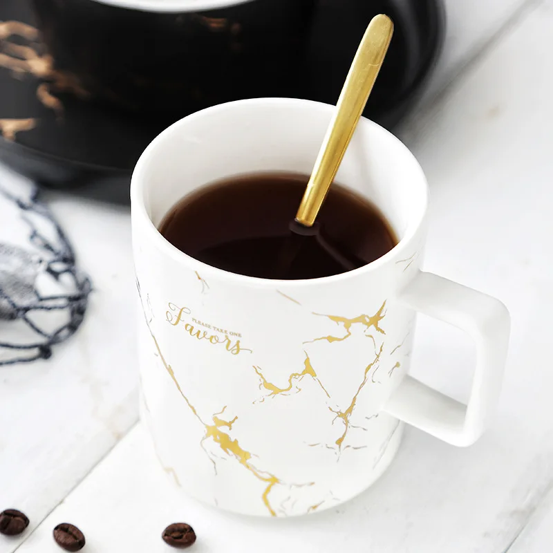 Кофейные кружки с мраморной золотистой текстурой Офисная домашняя керамическая