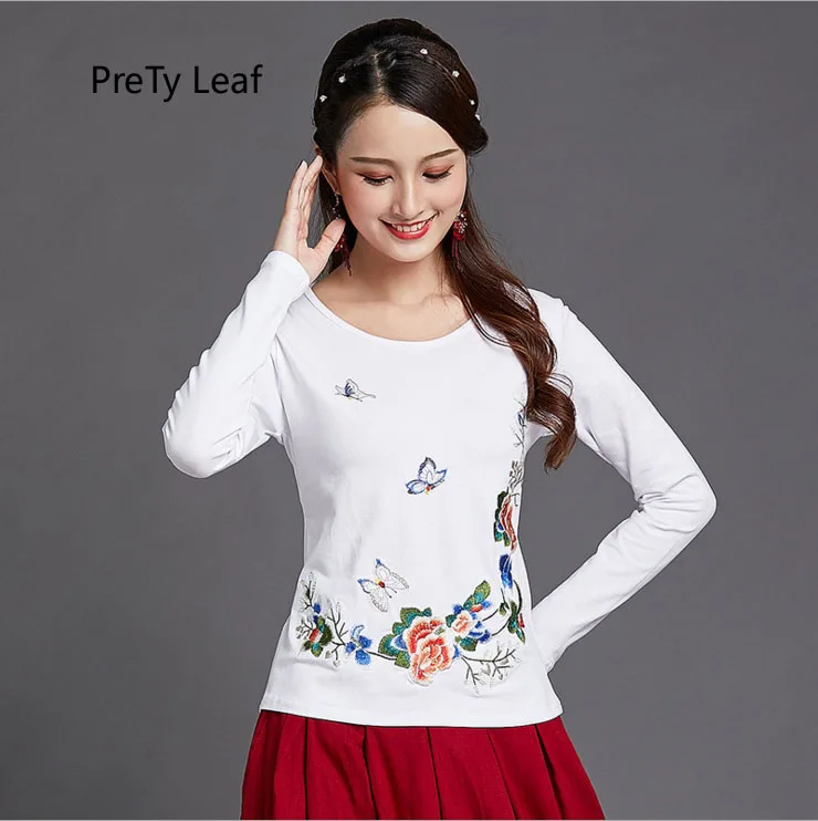 

2018 Autumn And Winter Chinese style new embroidered slim long-sleeved Large t-shirt