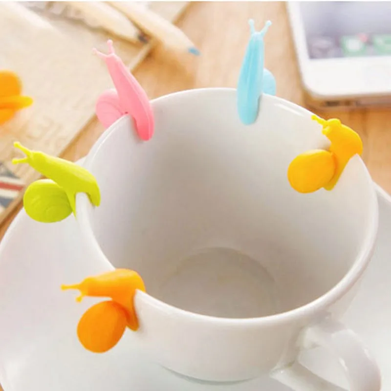 

1PCS Silicone Small Snail Recognizer Device Tea Bag Holder Kitchen Craft Hanging Tool Teaware Set Tea Infuser Teabag Accessories