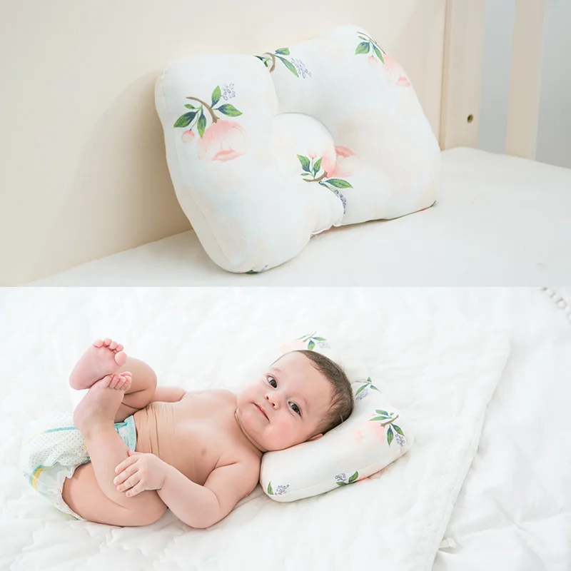 Со скольки спать на подушке ребенку. Подушка Baby Pillow. Baby Pillow подушка для новорожденных. Ортопедическая подушка-позиционер 1 для новорожденных. Эколан подушка-позиционер для новорожденных бабочка.