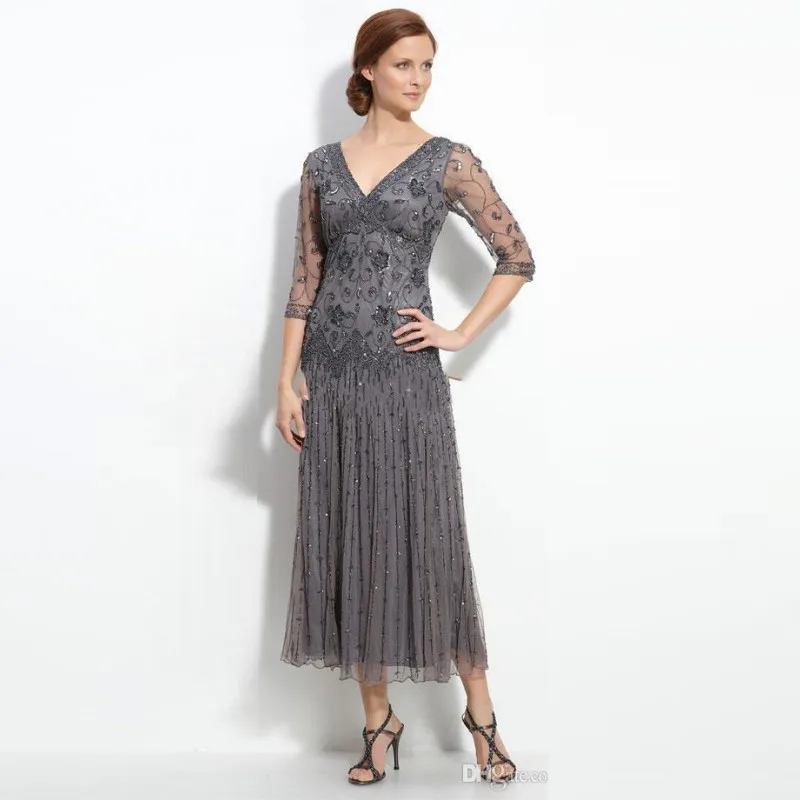 Modest Grigio Bordare Madre della Sposa Abiti Vintage Di Cristallo Tè Lunghezza Mezze Maniche Vestito Per Partito Formale Scollo A V E014
