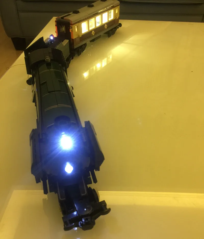 Led Light Up Kit For 10194 and 21005 Technic Series Emerald Night Train  (only light included)
