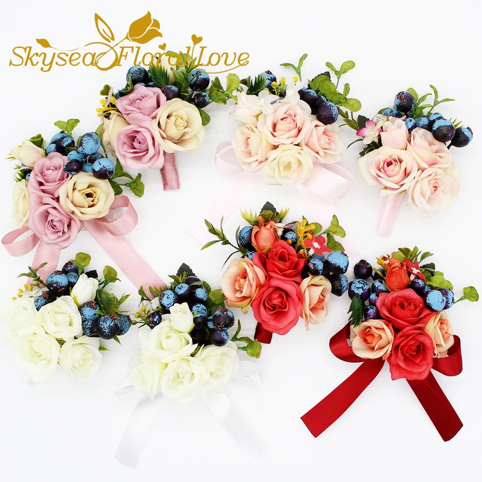 

Bride groom wedding corsages and boutonnieres rose berry flower brooch elegant wrist bracelet corsage prom