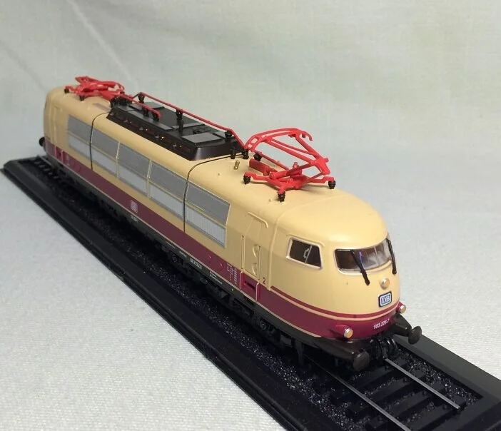 1:87 HO Scale BR 103 226 7 (1973) модель железнодорожного транспорта статическая модель|train