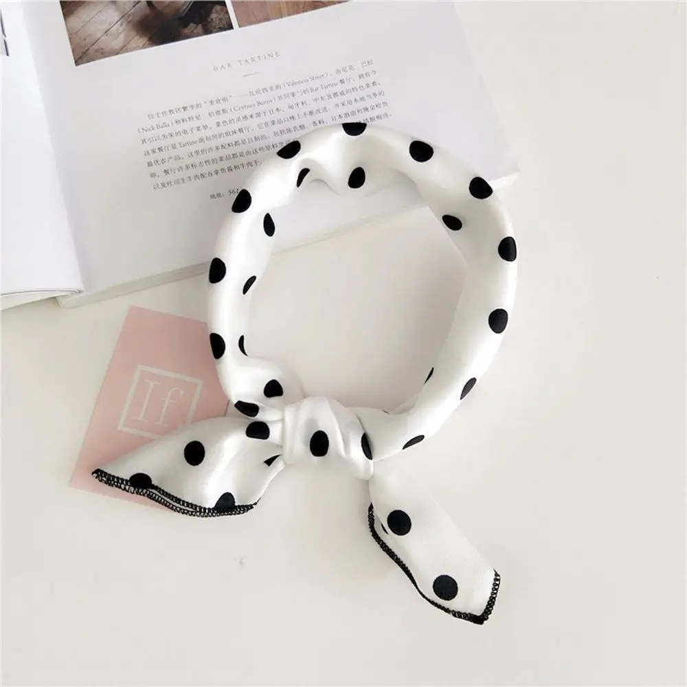 

1 Pcs Elegant Women Square Satin Neck Feel Soft Scarf Skinny Retro Small Fashion Ladies Suit Accessories Square Scarf Gift