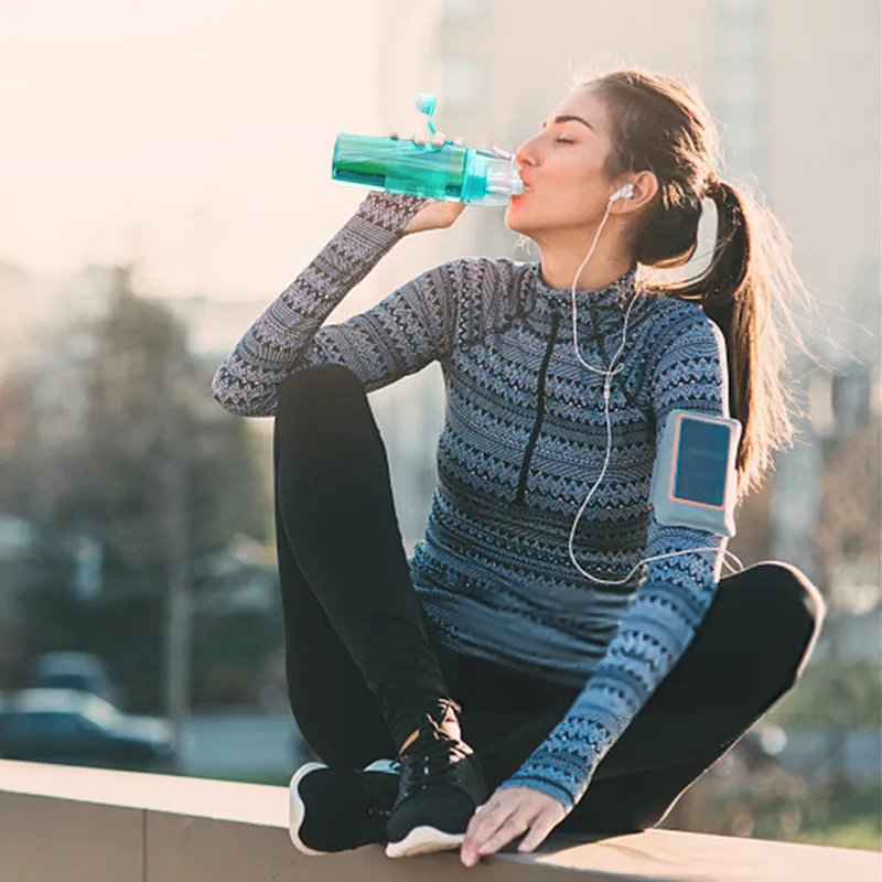 

2019 Spray Water Bottle Portable Atomizing Bottles Outdoor Sports Gym Drinking Drinkware Bottles Shaker 430ML 600ML