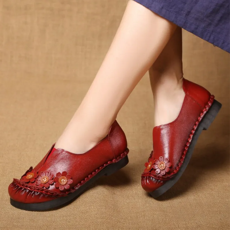 

2018 autumn new fashion retro ladies real leather shoes best selling flowers round head handmade shoes soft leather women shoes