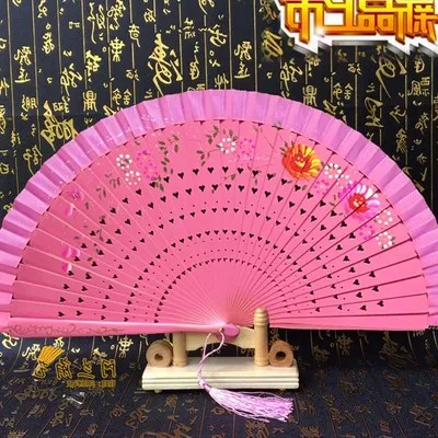 Новые продукты Cheongsam красный Craft Ladies'Folding Fan окрашенный деревянный полый двухсторонний вентилятор страстный испанский танец - Цвет: 37
