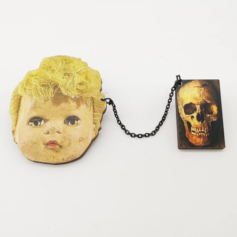 

Vintage Creepy Doll Head Pin Skull Brooch Pin Retro Ugly Doll Wooden Skeleton Badge Jewelry Halloween