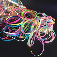 30 шт./упак. вечерние Свадебные Сувениры Силиконовый Браслет Цветные Носки для мальчиков и девочек красивые силиконовые браслеты деятельности небольшие подарки вечерние поставки