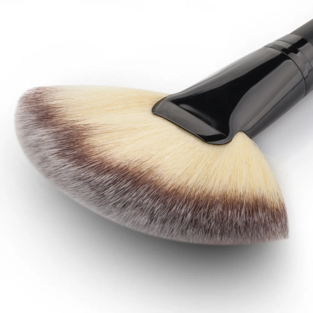 1pcsHighlight makeup brush Professional Powder Makeup Brush 1Pcs Buffer