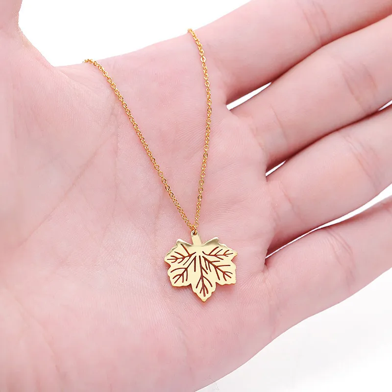 Titanium stainless berongga maple leaf 