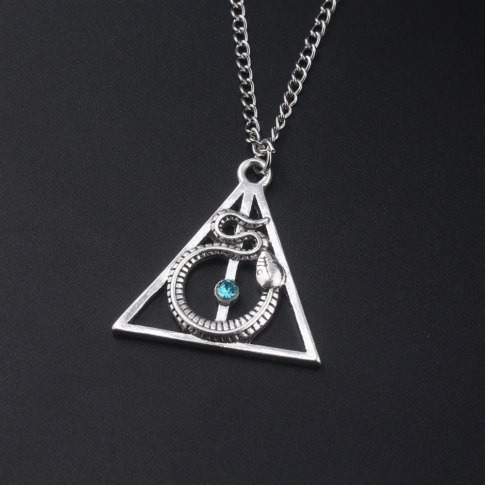 тату в стиле гарри поттера эскизы. раскраска гарри поттер и дары смерти. кулон дары смерти серебро. кулоны из гп. дары смерти хогвартс гарри.