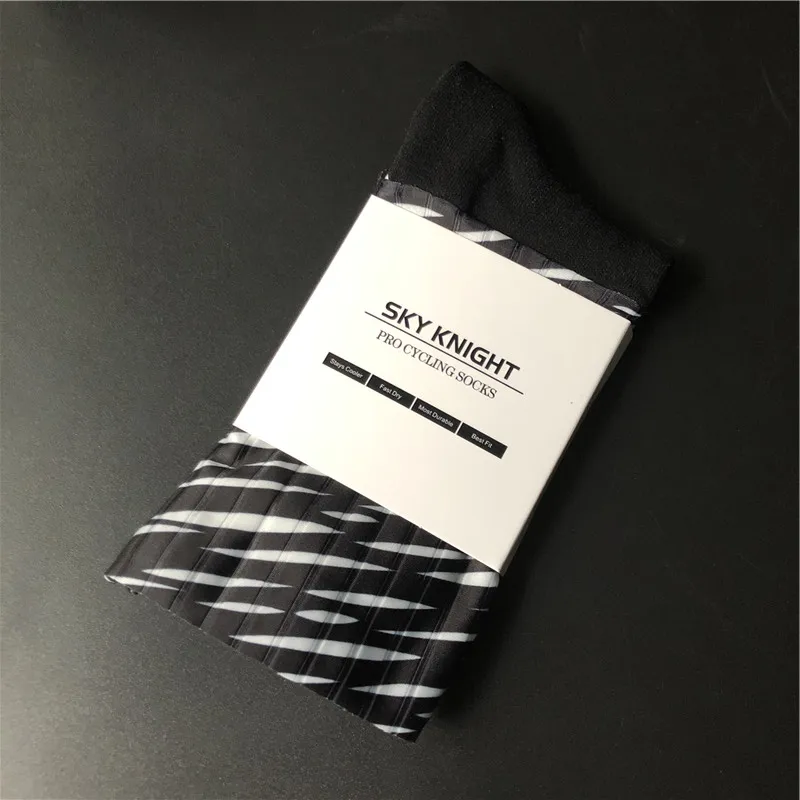 New Summer Breathable Cycling Socks Men Women Anti Slip Silicone Seamless Aero Socks Wearproof Road Bike Socks Ciclismo