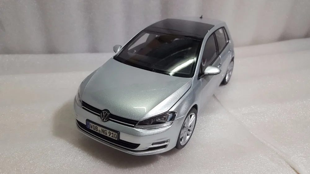 118 Diecast Model for Volkswagen VW Golf 7 Silver Blue Alloy Toy Car