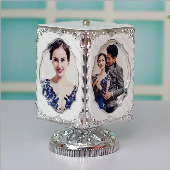 

Creative Rotating Clockwork Music Box Photo Frame European Combination 5 Inch Photo Home Decoration Plastic Table Frame